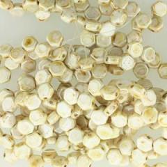 HC06-00/65401  Opaque honey drizzle - 30 beads