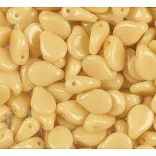 PIP57-13020  Opaque ivory - 50 beads